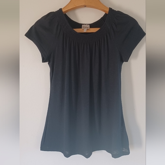 NWOT Women's Como Vintage Simple Black Flowy Top Size Small - Picture 2 of 4